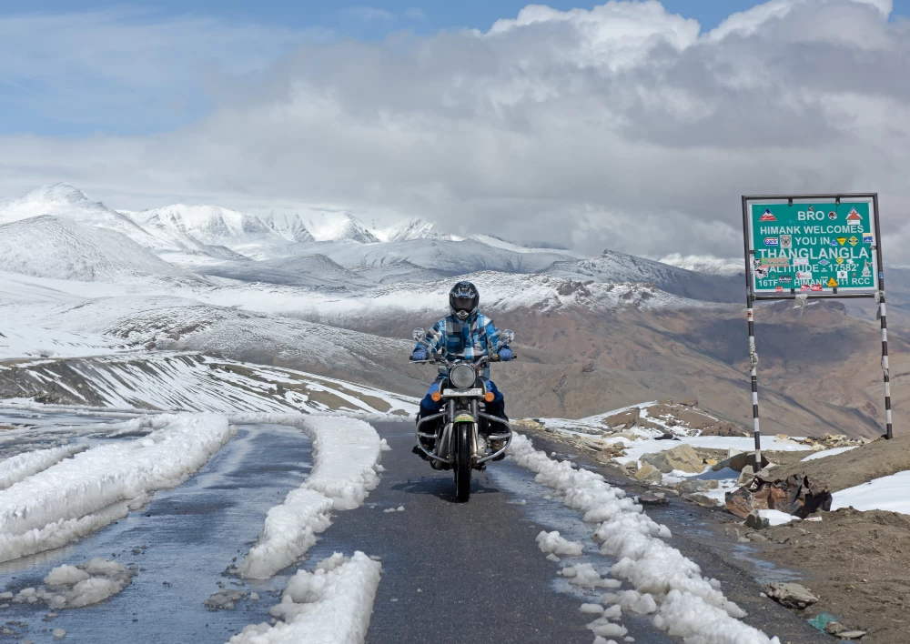 Leh Ladakh Bike Rental: Prices, Best Bikes & Complete T ...